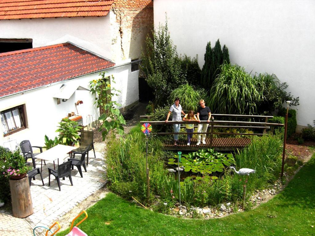 Pension Eichschmid / Roell'N Biergarten Бад-Геггинг Экстерьер фото