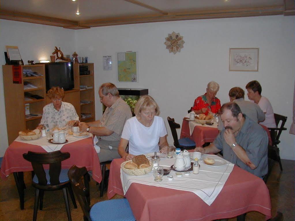 Pension Eichschmid / Roell'N Biergarten Бад-Геггинг Экстерьер фото